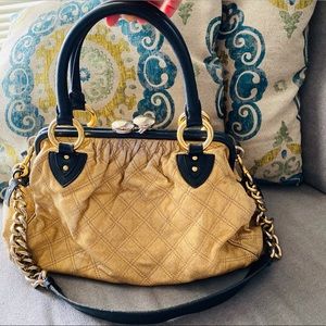 Marc Jacobs gold quilted met stam